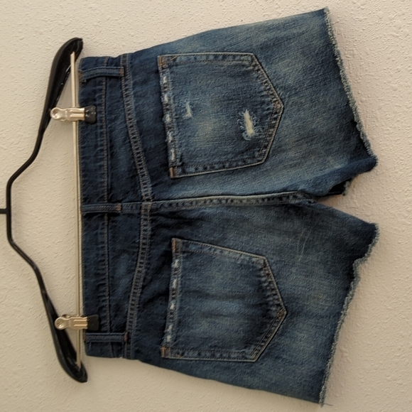 Gap Denim Shorts Girlfriend Short Medium Indigo Size 24 Distressed - Picture 2 of 12